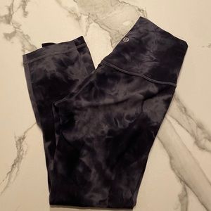 Lululemon Align Crop 21” in great used condition!!